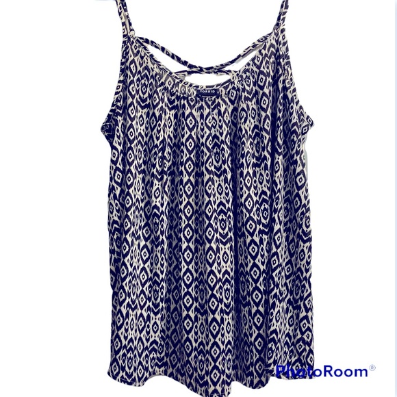 Torrid 3 Black/White Ikat Georgette  Swing Cami Tank Top - Picture 2 of 14